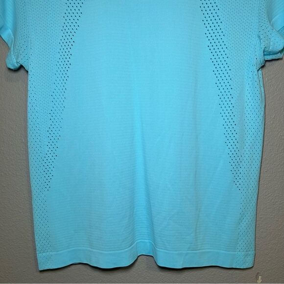 Lululemon Train To Be Cyan Blue Short Sleeve Shirt Women’s Size Small 6 - Picture 6 of 10